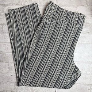 Chico’s Travelers Striped Stretch Pants Black Cream Straight Leg Pull On 2.5 14😍